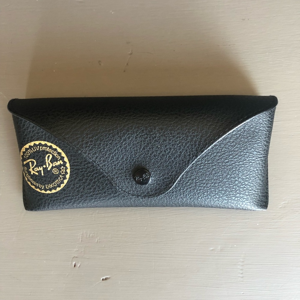 EMPTY Ray-Ban sunglasses case